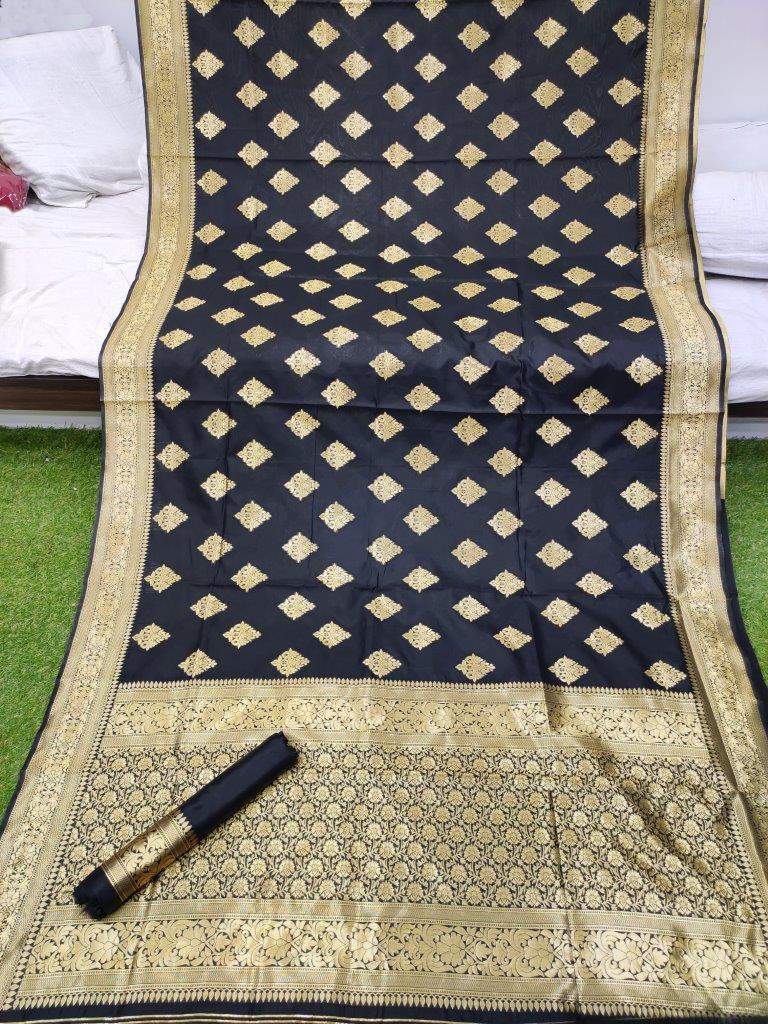 Atavia Graceful Cotton Silk Jacquard Weave Saree with Elegant Border