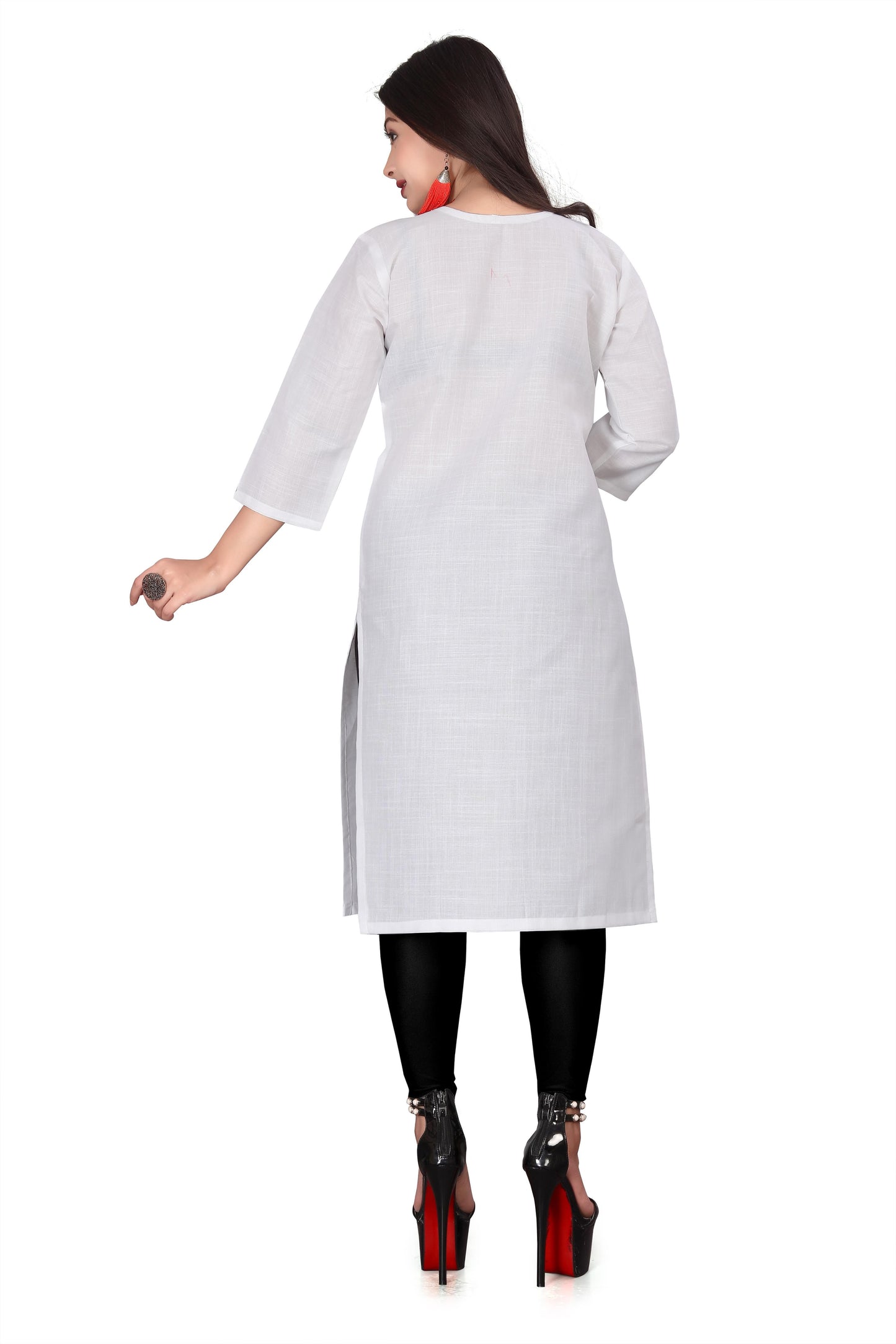 Atavia Elegant White Embroidered Cotton Slub Kurti – Festive & Casual Wear